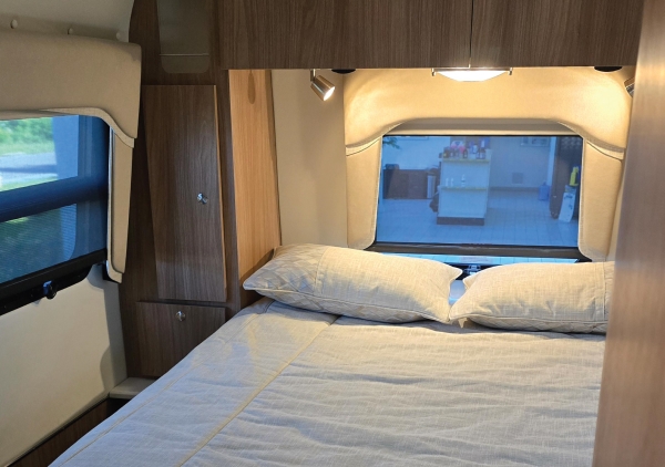 Platinum 220 Interior Twin Beds View